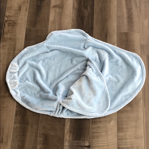 First years newborn fleece swaddle with Velcro - Picture 3 of 4